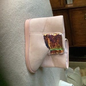 Pink shinny slippers